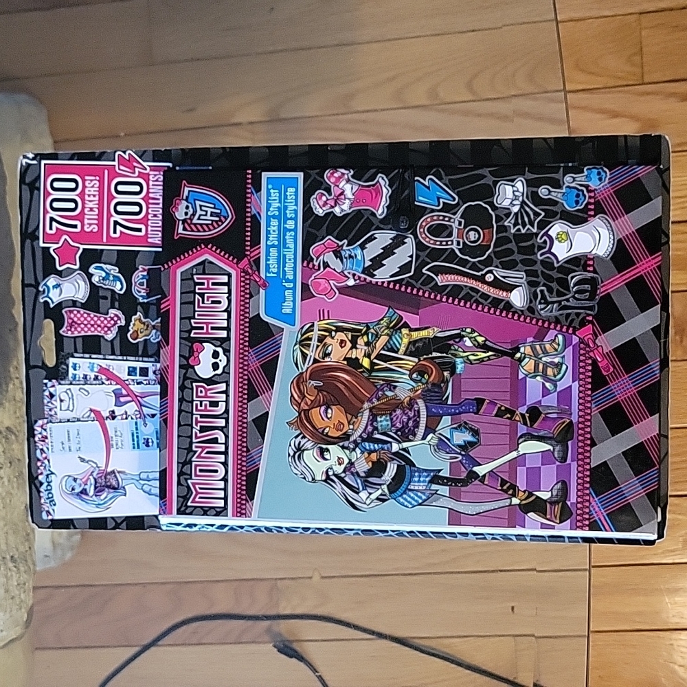 Monster High Fashion Sticker Stylist